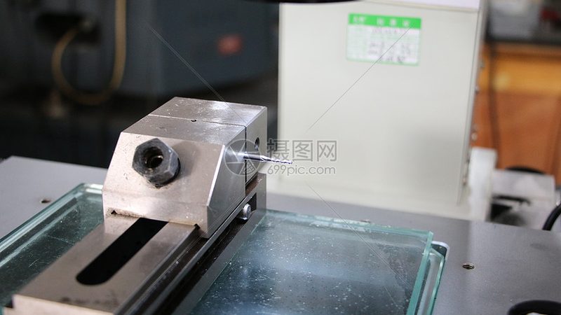 数控系统参数对加工精度有很大影响。以下是一些优化数控系统参数的方法：