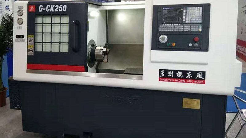 五轴数控铣床：价格背后的价值考量**